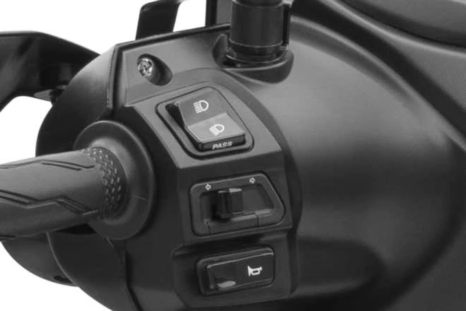 RayZR 125 FI Pass switch Product Features